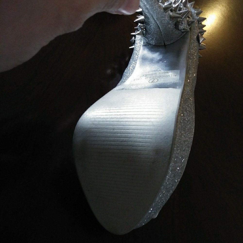 Silver Heels - image 6